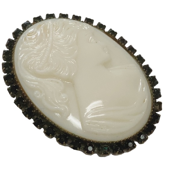 Vintage Oval Cameo Soft Black Rhinestone Frame Pin Brooch - Picture 3 of 8